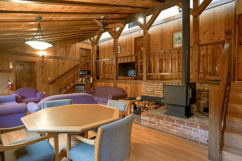 Silver Falls Lodge & Conference Center Sublimity Exteriör bild