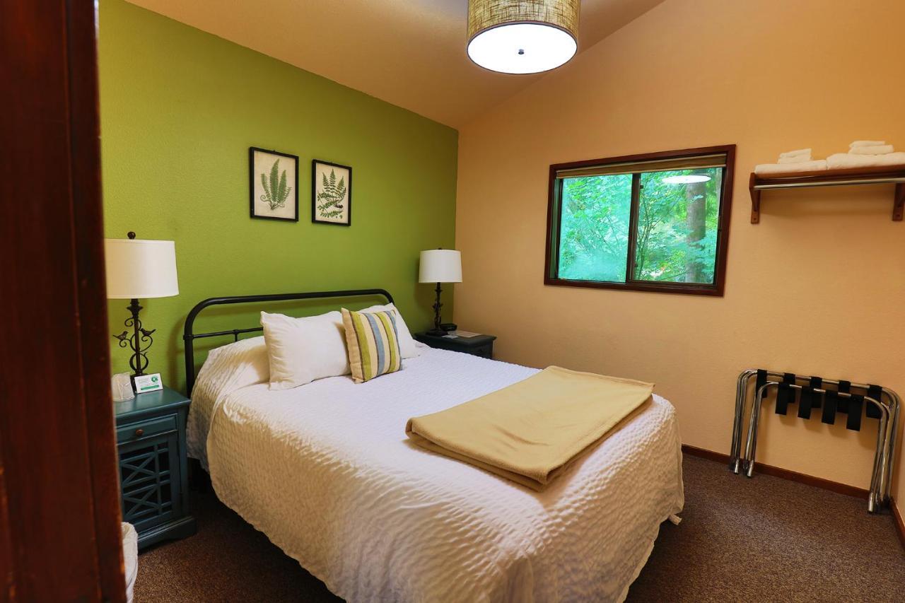 Silver Falls Lodge & Conference Center Sublimity Exteriör bild